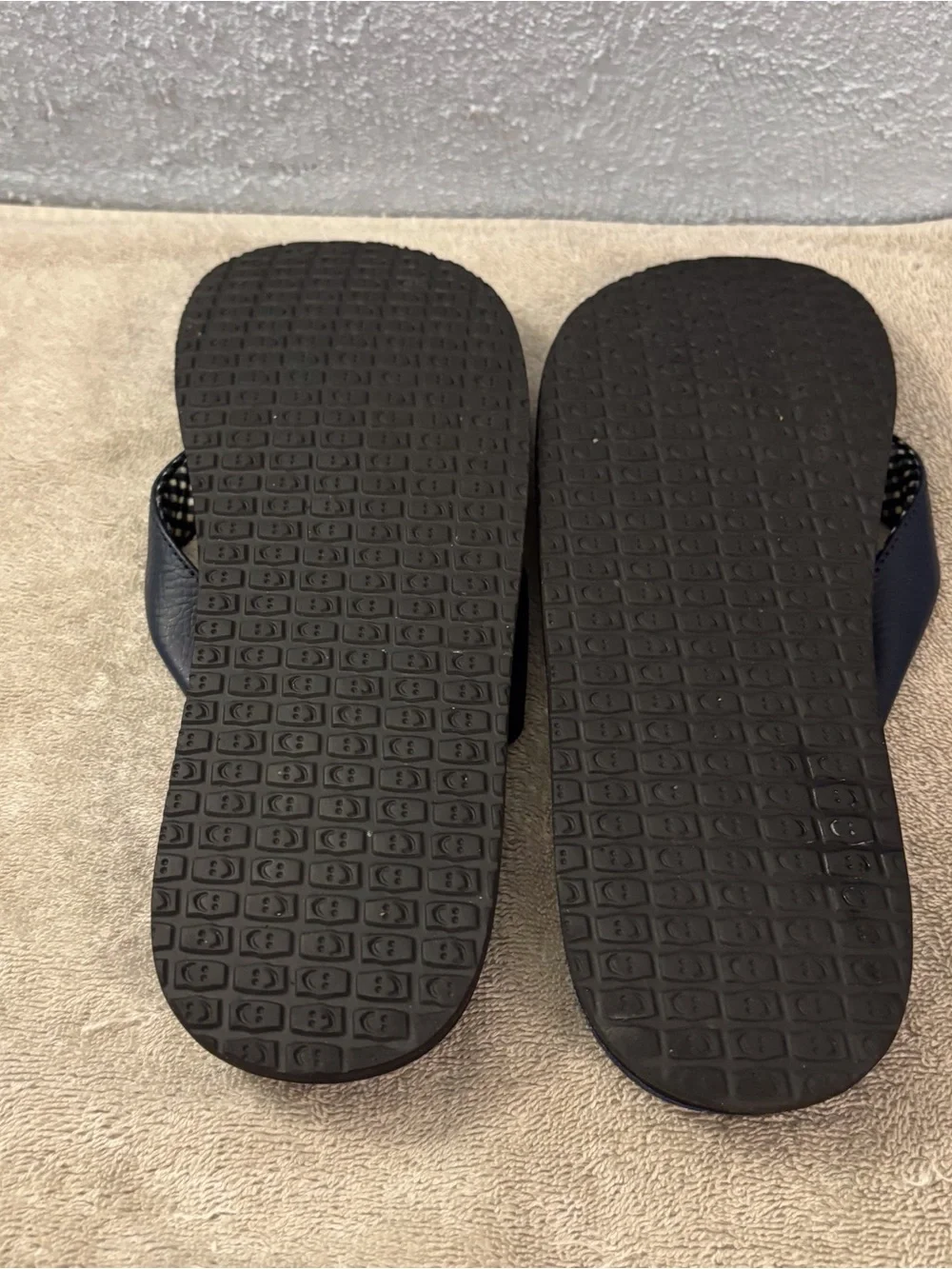 Sanuk Navy and Black Gingham Strap Flip Flops SZ 9 Yoga Mat 11 Memory Foam